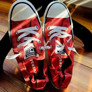 SZ 6 Red Chuck Taylor All Star Shoreline Slip